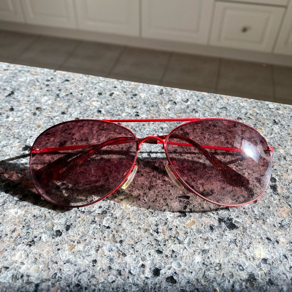 ✨2/$15, 3/$20✨Vibrant red aviator sunglasses
